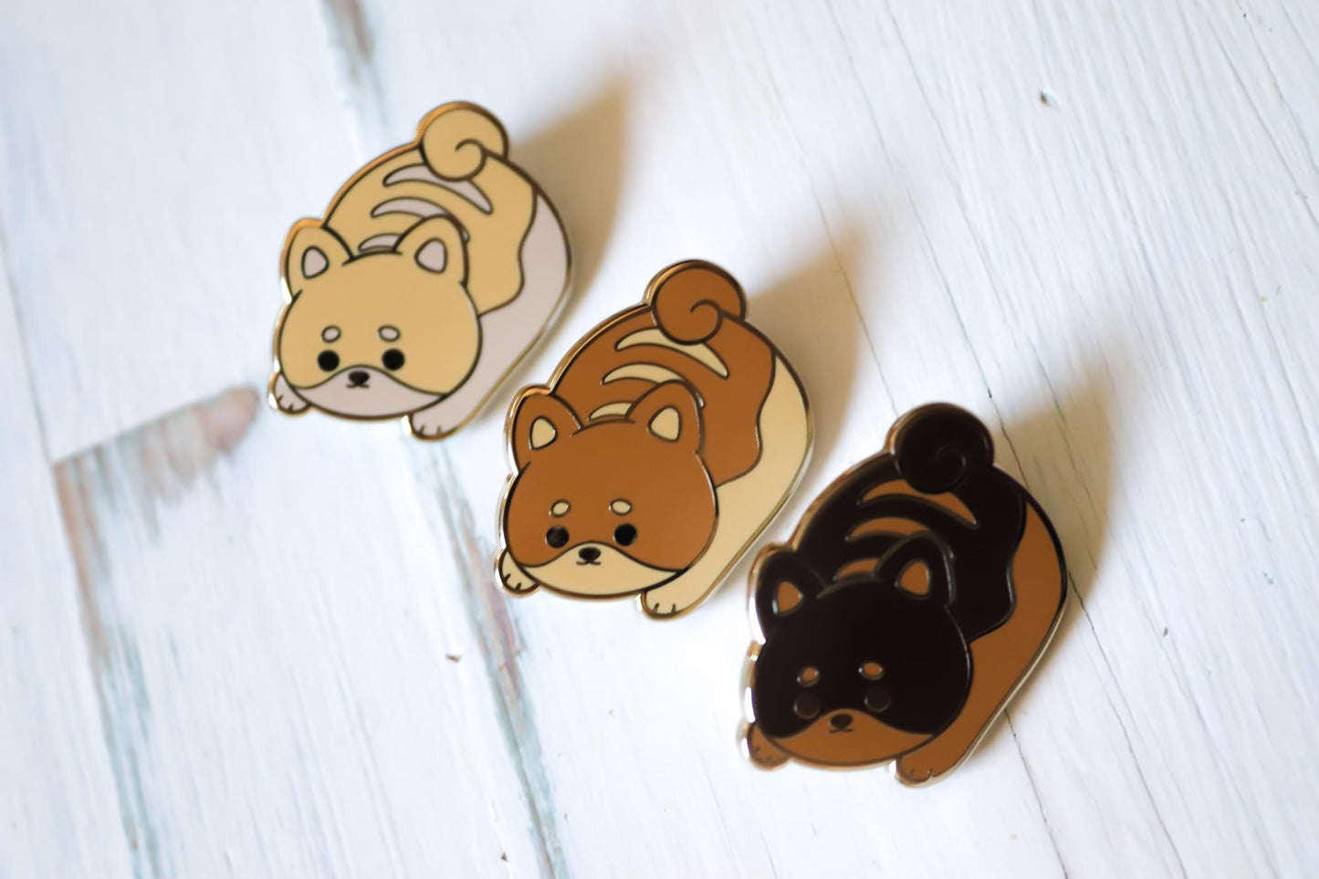 Enamel Pin - Shiba Bread Brown (smalart mail 05/25)
