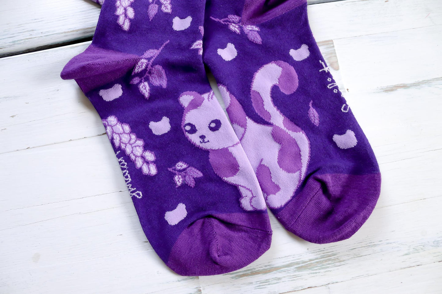 Socks - Wisteria Cat