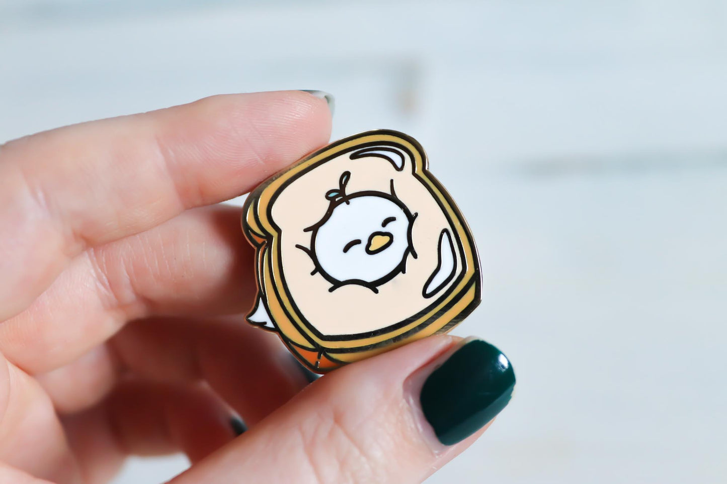 Enamel Pin - Toast Duck (smalart mail 08/23)