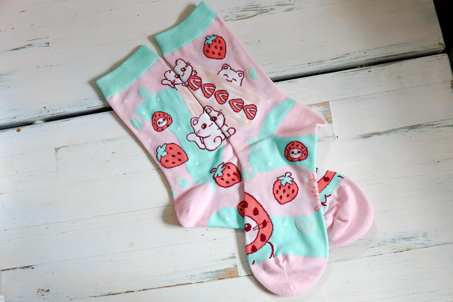 Socks - Cat Ichigo Sando
